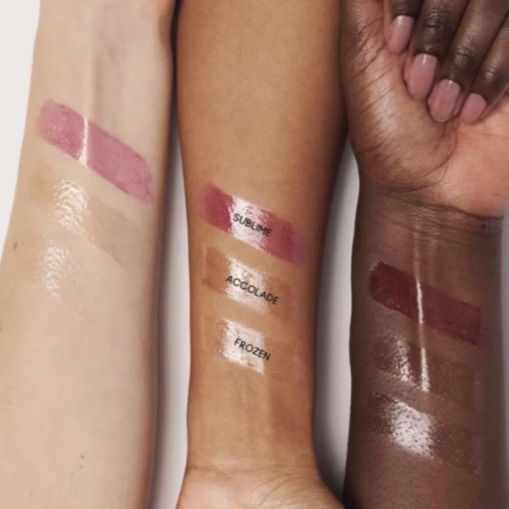 MAC Accolade Lipglass Air Non-Sticky Lipgloss
